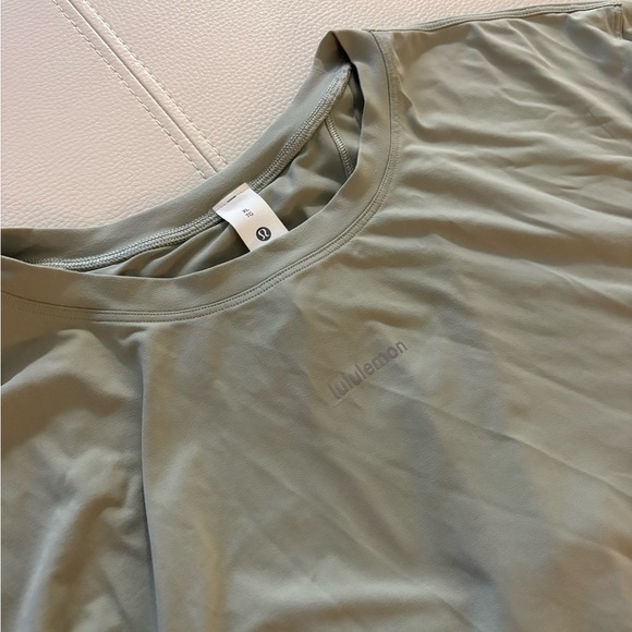 Lululemon split-back tee - Picture 2 of 3